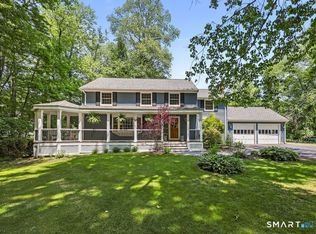 8 Ann Mar Ln, Simsbury, CT 06070