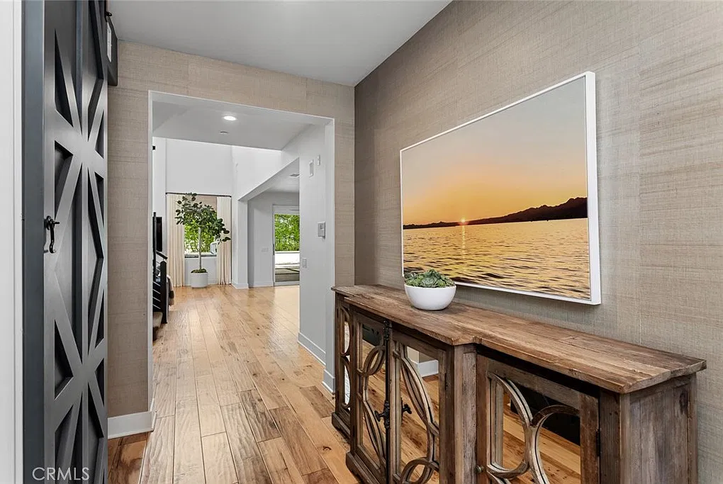 4 bed, 3197 sqft, $13,000 — Photo 4