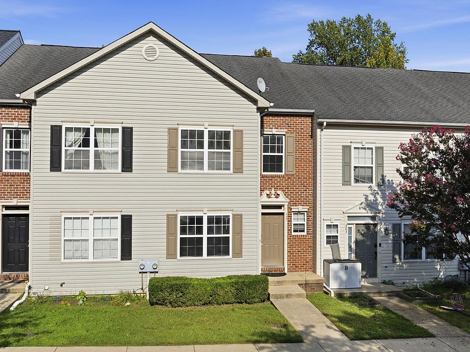 1st image of 387 Cambridge Pl