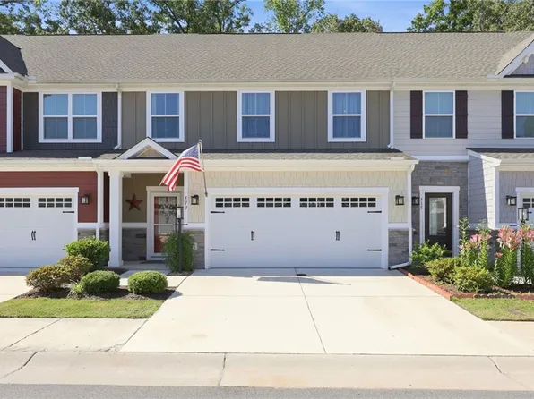 513 Eldridge Ln, Chesapeake, VA 23323