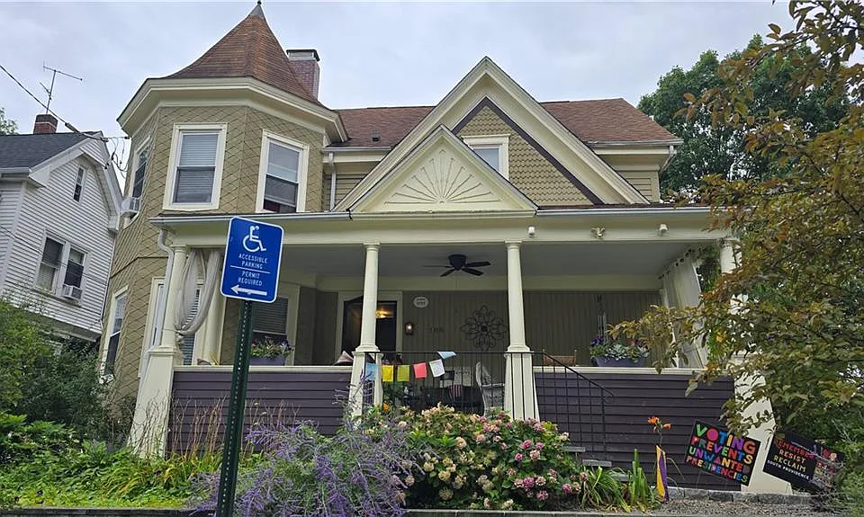188 Alabama Ave #2