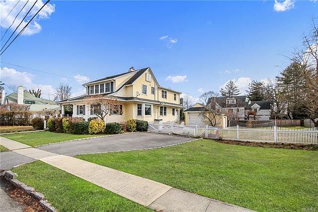 1st image of 100 Hickory Grove Dr W