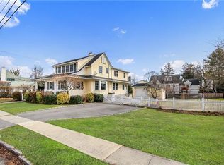 100 Hickory Grove Dr W, Larchmont, NY 10538