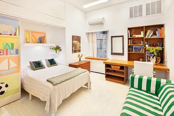 Rented by Compass | media 25