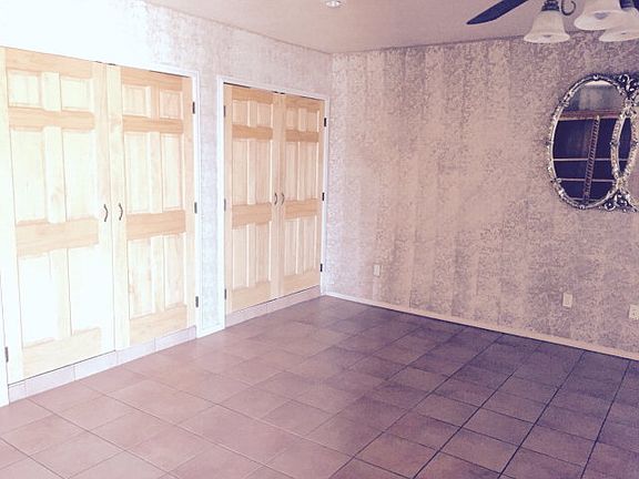 2nd image of 4307 Versailles Dr