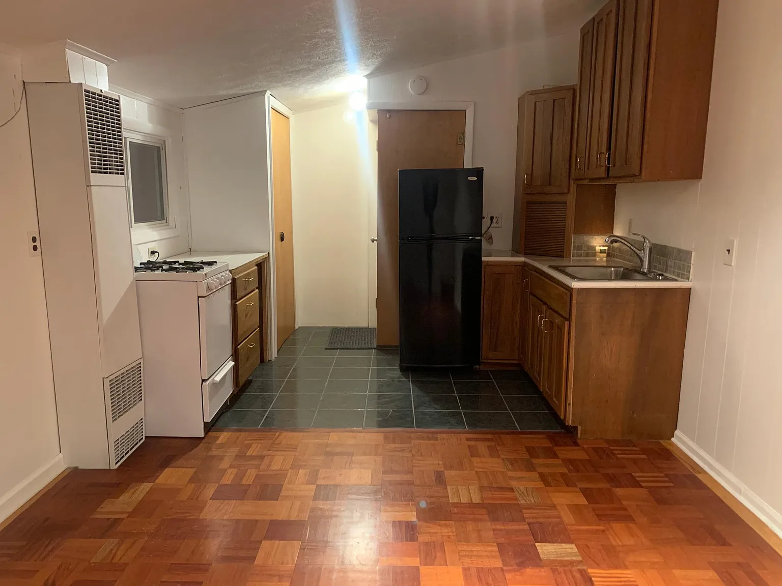 1 bed, 450 sqft, $1,400 — Photo 3