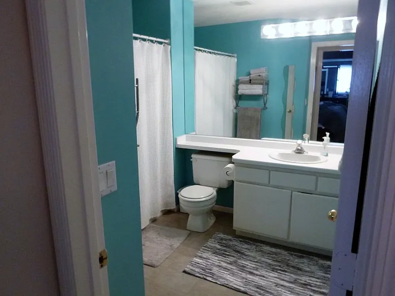 2185 Shenandoah Ct N #F — Photo 11