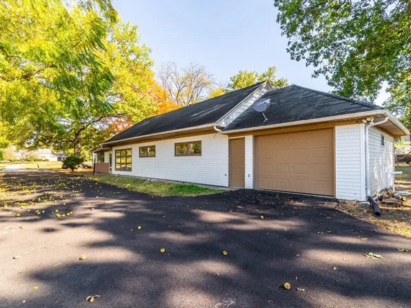 130 E Hoover Dr, Fort Wayne, IN 46816