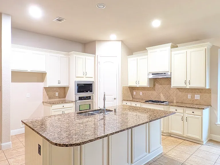 8717 Domingo Dr — Photo 17