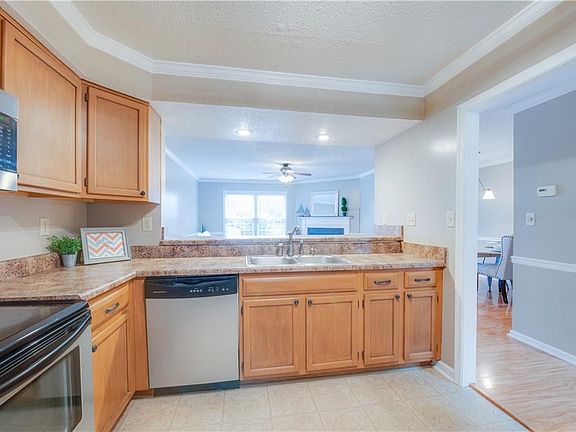 5th image of 102 Ravenwood Ln