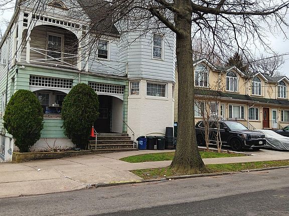 3rd image of 70 Townsend Ave
