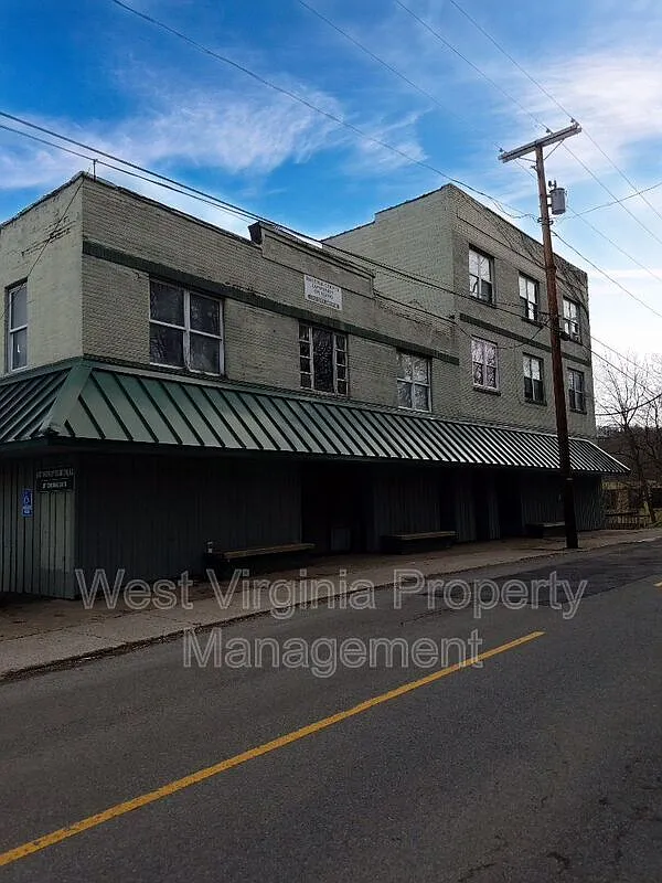 1 bed, 1.0 bath, $725 — Photo 1