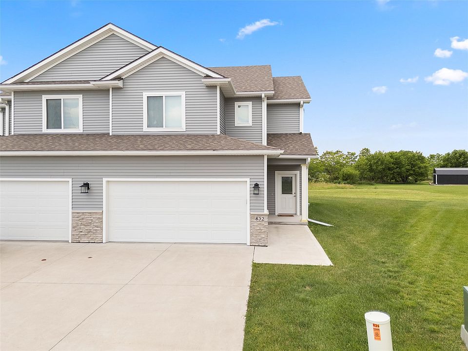 1st image of 832 Kinney Cir NE