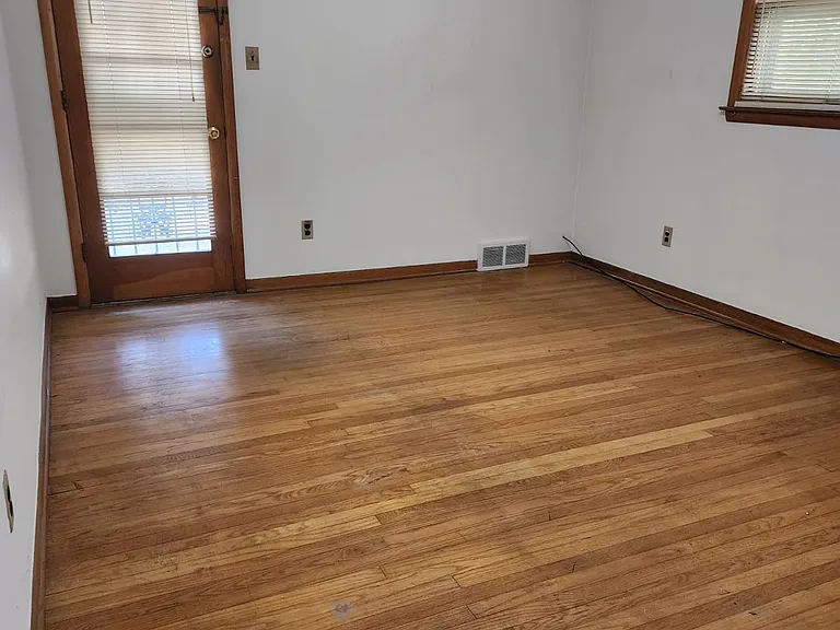 18940 Tireman St — Photo 11