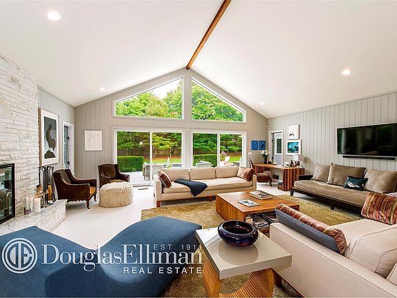 5th image of 14 Borden Ln