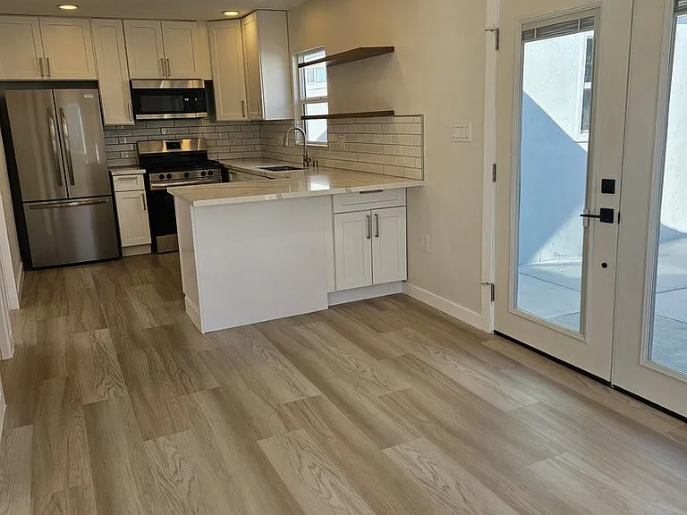 5730 Adelaide Ave — Photo 10