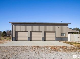 707 N Cartwright St, PLEASANT PLAINS, IL 62677