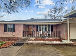 7825 Whitney Dr, White Settlement, TX 76108