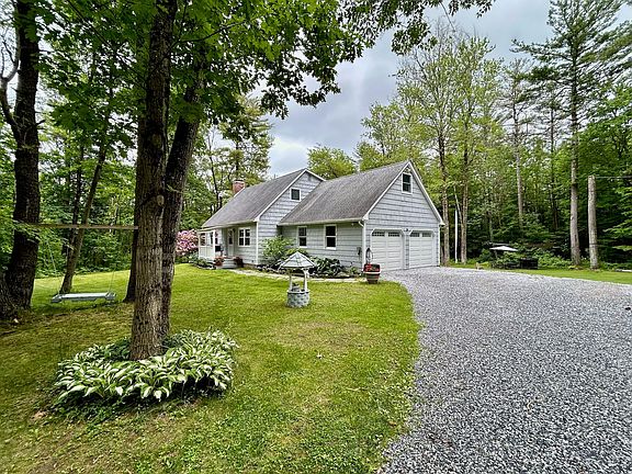 2nd image of 230 Middle Rd