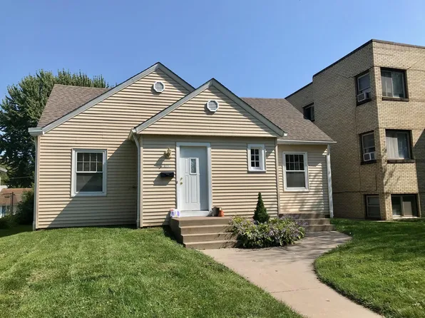 2121 16th St, Rock Island, IL 61201