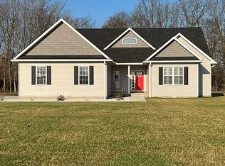 308 Lakeshore Dr, McLeansboro, IL 62859