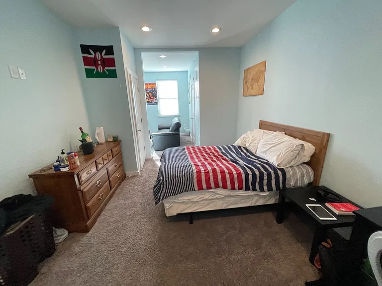1411 W Thompson St — Photo 12