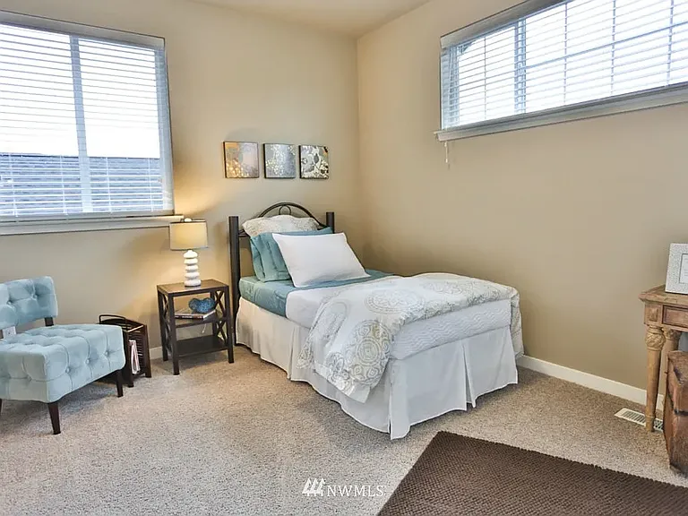 11533 Hudson Ln — Photo 8