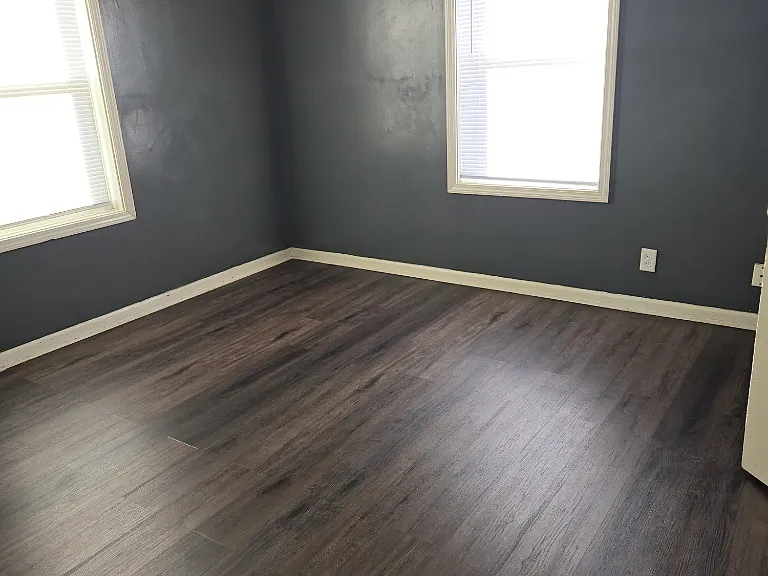 1332 N Erie St — Photo 31