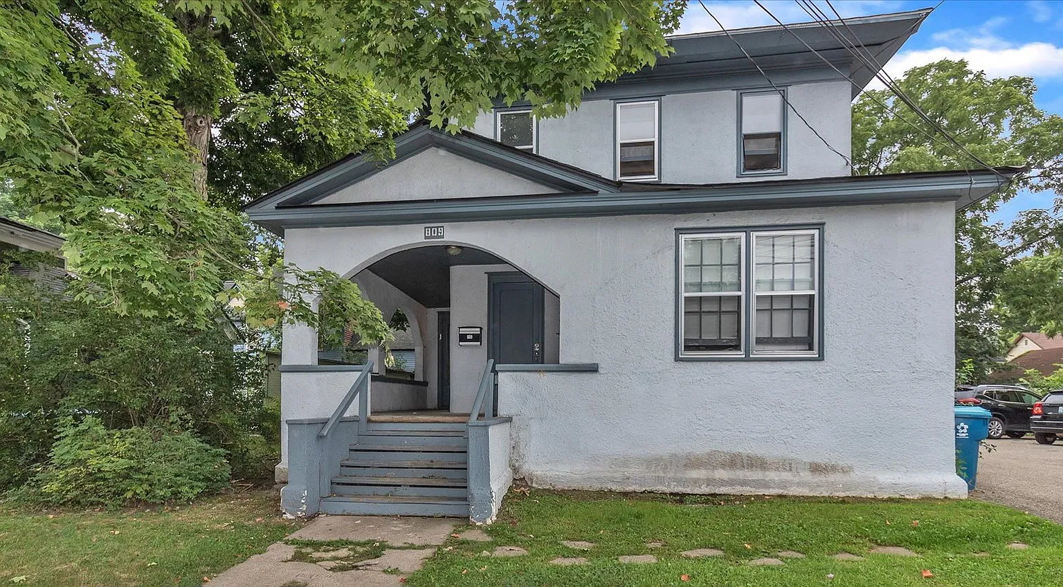 1 bed, 1.0 bath, 700 sqft, $850 — Photo 1