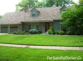 1230 Romany Rd, Kansas City, MO 64113