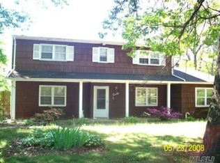 20 Wright St, West Babylon, NY 11704