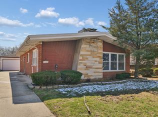 4437 W 100th St, Oak Lawn, IL 60453