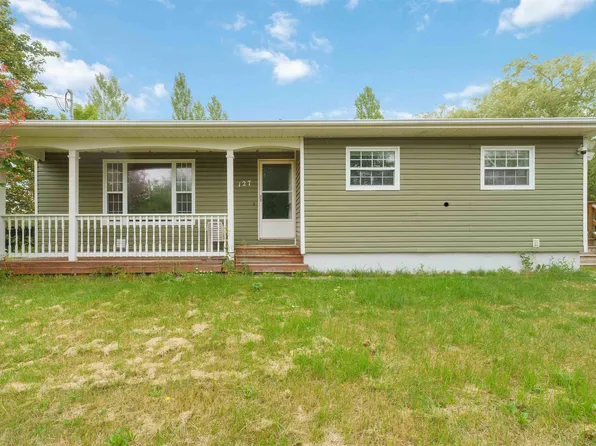 127 Highland Ave, Wolfville, NS B4P 1Z8