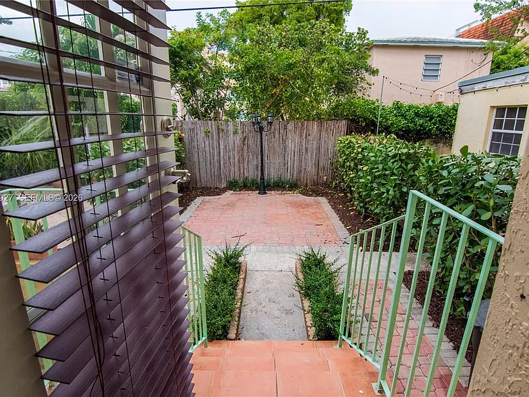 15 Madeira Ave #9 — Photo 14