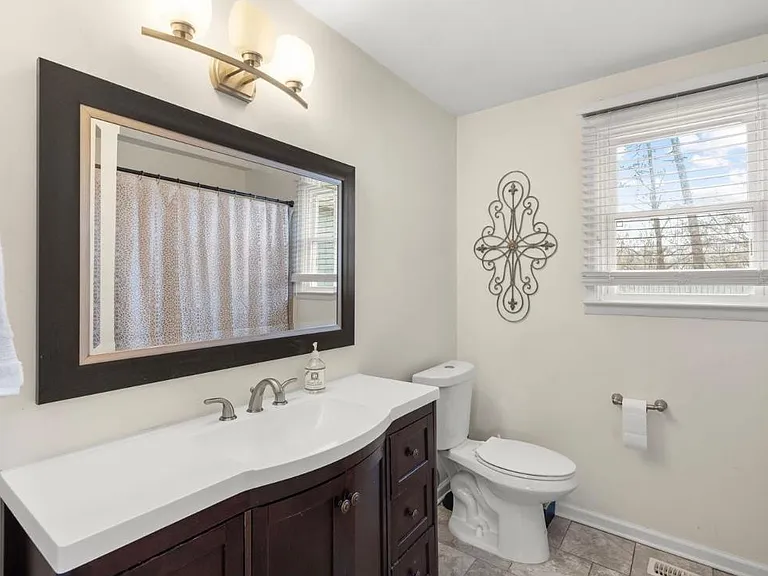 232 Bass Dr — Photo 5