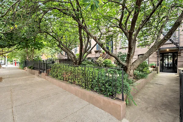 Sold by Compass | media 10