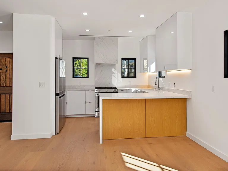 4285 Carpinteria Ave — Photo 4