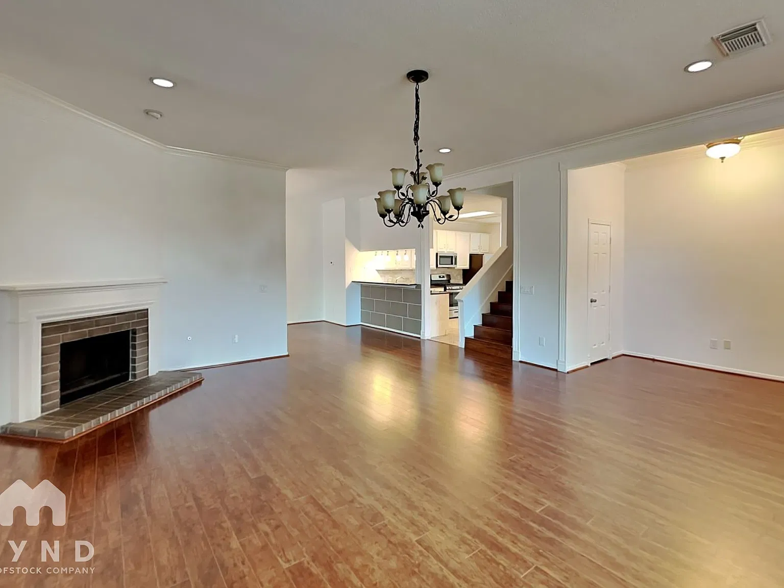 4 bed, 3.0 bath, 2712 sqft, $2,295 — Photo 4