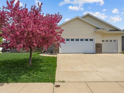 105 18th Ave, Hiawatha, IA, 52233