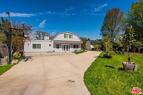 22701 Erwin St Photo 1