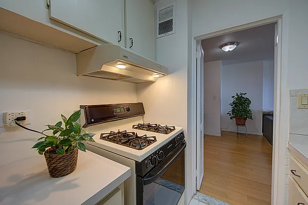 Sold by Benjamin Realty Since 1980 | media 60