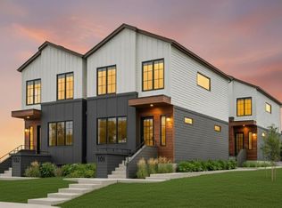 4832 20th Ave NW, Calgary, AB T3B 0V3
