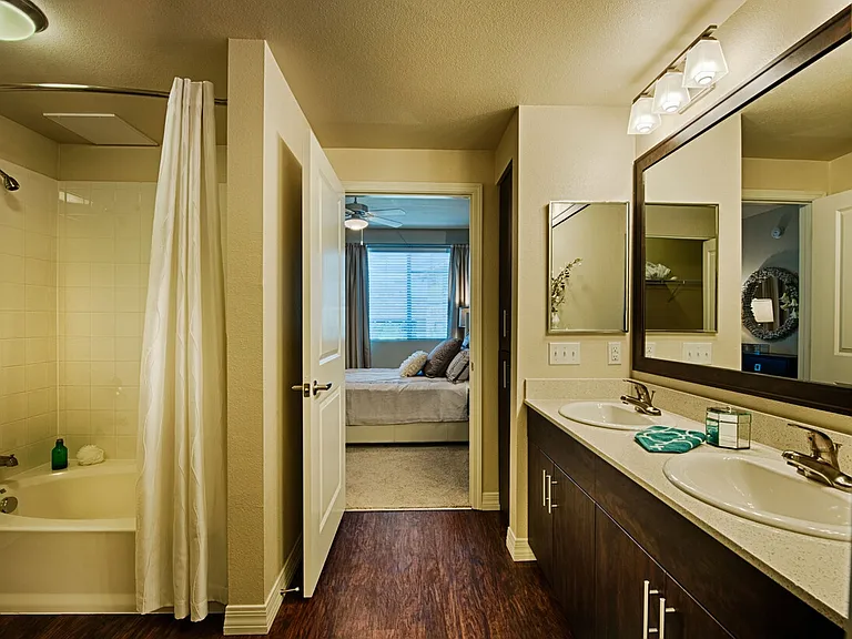 One North Scottsdale Apartments — Photo 6