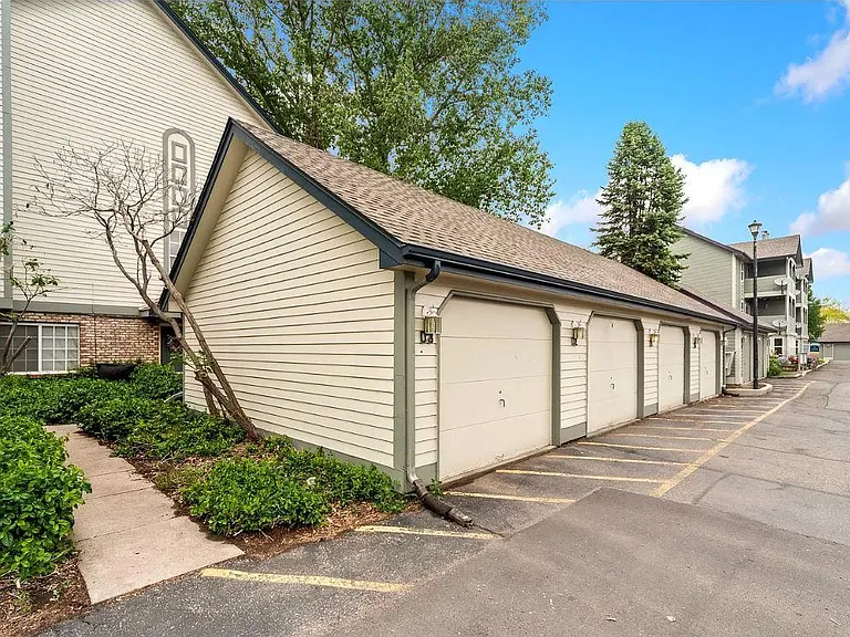 2828 Silverplume Dr #Q3 — Photo 14