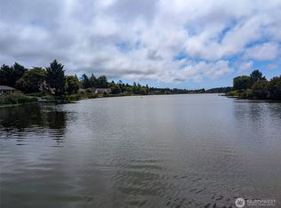 413 Lakeview Loop NE, Ocean Shores, WA 98569