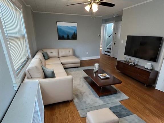2nd image of 72 Soundview St Floor 2