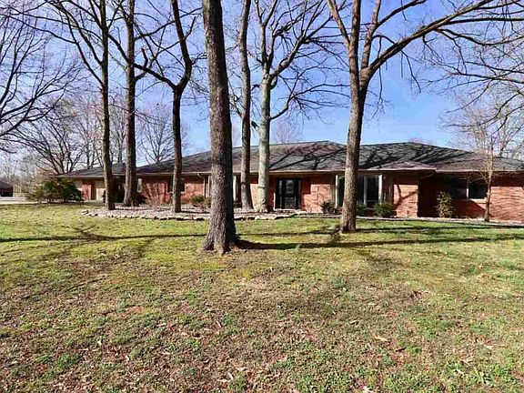 2nd image of 1301 Oak Hill Ct