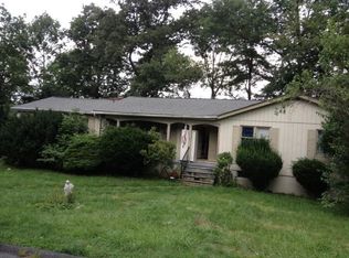 24 Yacht Club Dr, Lake Hopatcong, NJ 07849