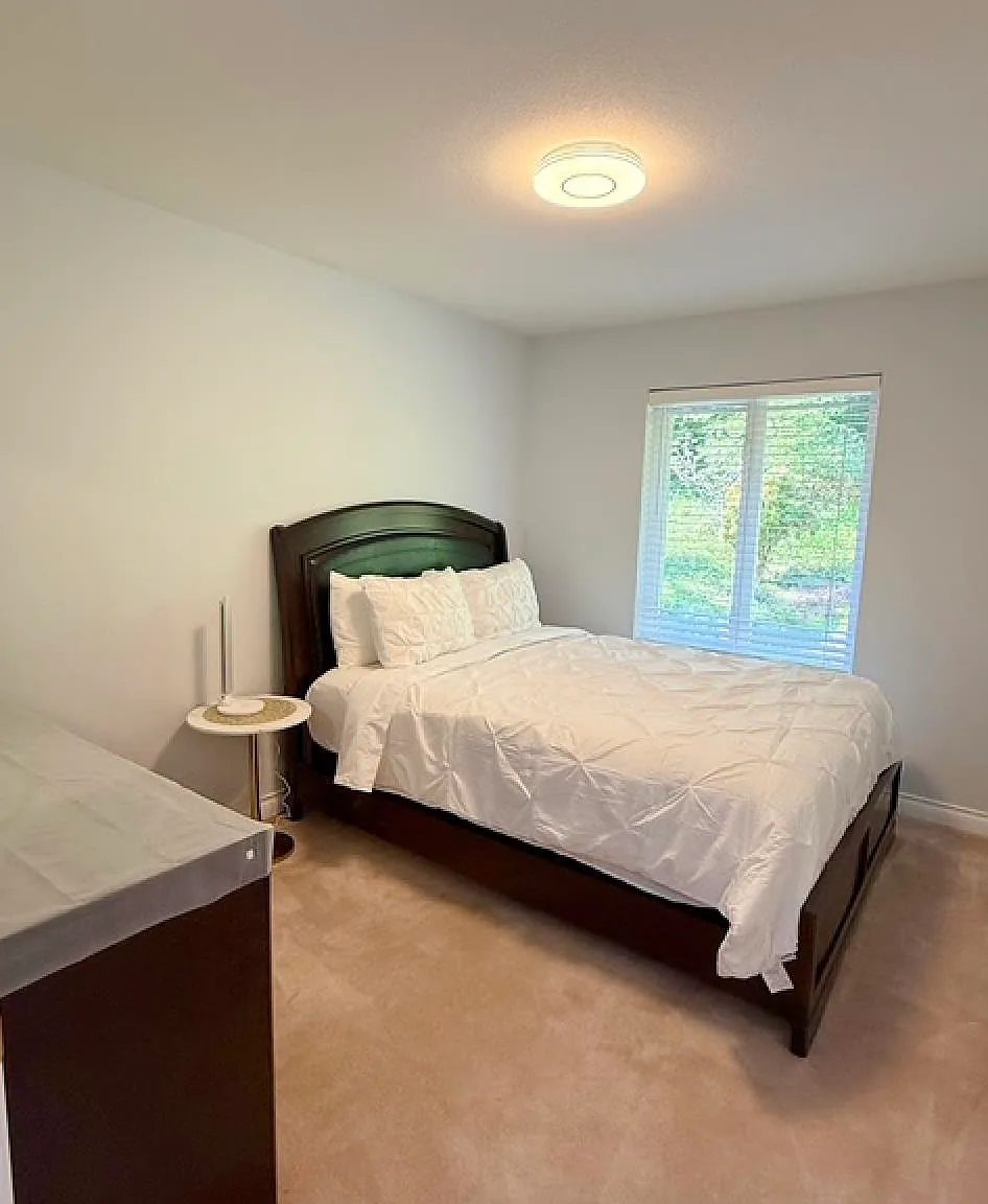5 bed, 3500 sqft, $8,950 — Photo 4