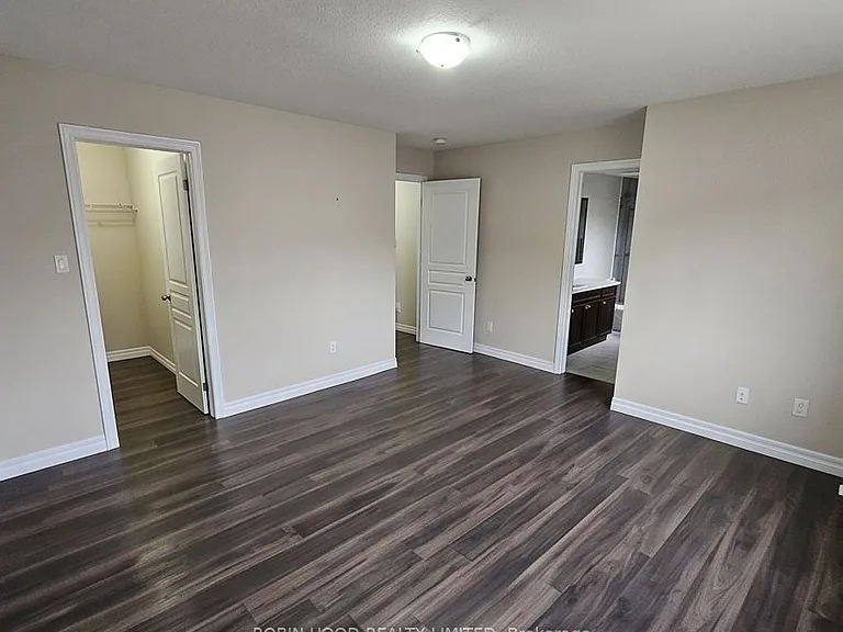 84 Hardcastle Dr — Photo 6